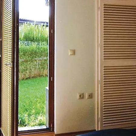 Three-bedroom Holiday In Łozenec