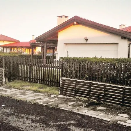 Dom wakacyjny Three-bedroom Holiday In