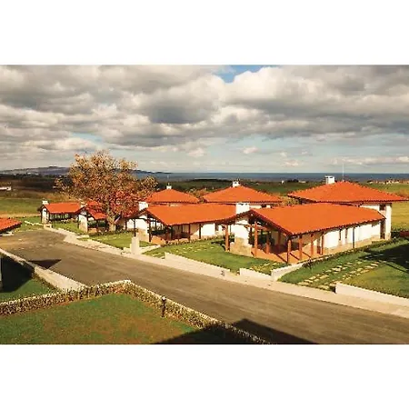 Three-bedroom Holiday In